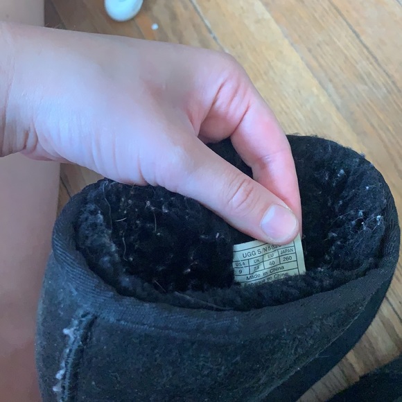 black UGGS - Picture 8 of 8